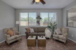 Photo #5: 6083436 Listing