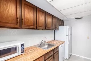 Photo #4: 6083570 Listing