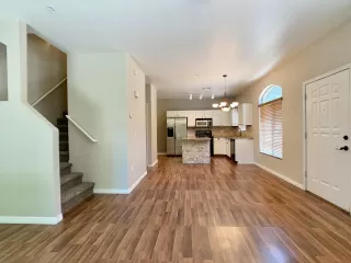 Photo #6: 6083640 Listing