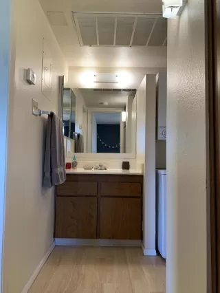 Photo #5: 6083673 Listing