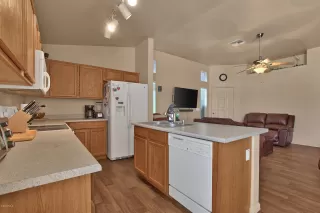 Photo #5: 6083874 Listing 