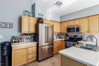 Photo #5: 6084019 Listing 