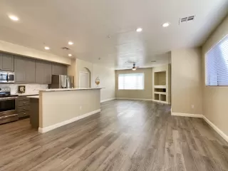 Photo #6: 6084453 Listing