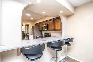 Photo #5: 6084895 Listing