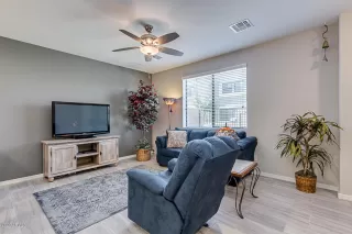 Photo #5: 6084924 Listing 