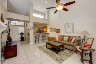 Photo #5: 6084975 Listing