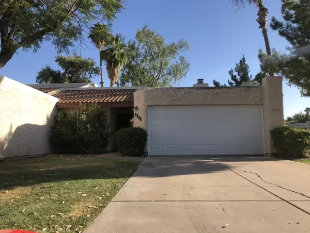 MLS: 6085092 Condo For Sale