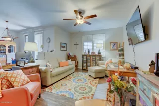 Photo #2: 6085116 Listing