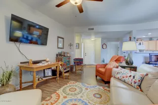 Photo #3: 6085116 Listing