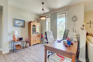 Photo #5: 6085116 Listing