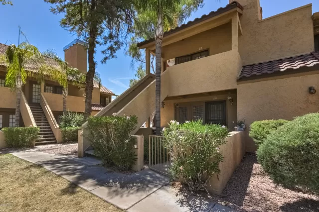 MLS: 6085194 Condo For Sale