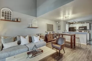 Photo #3: 6085194 Listing