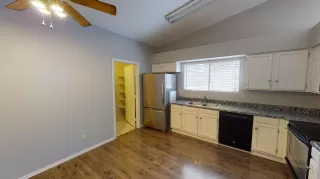 Photo #3: 6085668 Listing