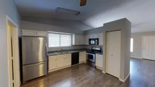 Photo #4: 6085668 Listing