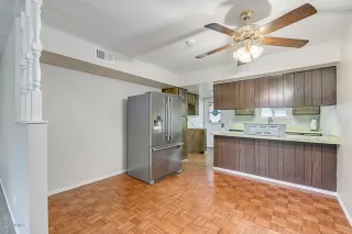 Photo #6: 6085767 Listing