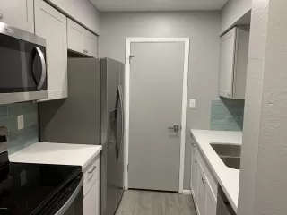 Photo #2: 6085901 Listing