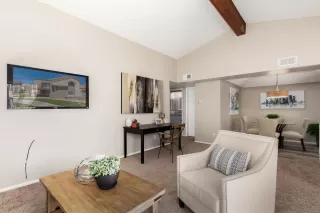 Photo #5: 6086192 Listing