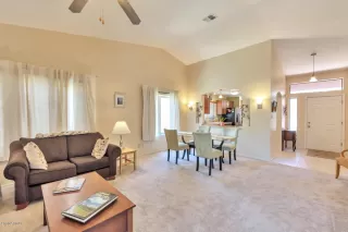 Photo #4: 6086310 Listing