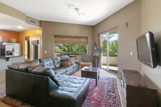 Photo #3: 6086360 Listing