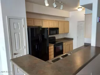 Photo #5: 6086425 Listing