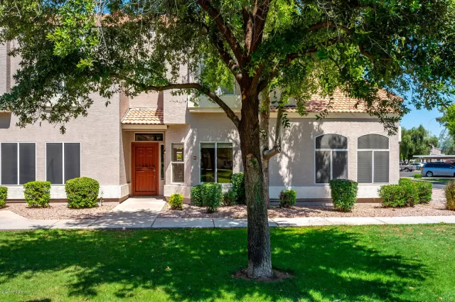 MLS: 6086451 Condo For Sale