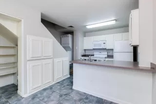 Photo #5: 6086809 Listing 