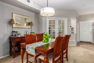 Photo #4: 6086881 Listing