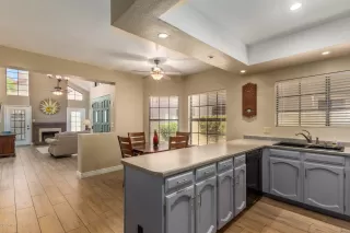 Photo #5: 6087192 Listing 