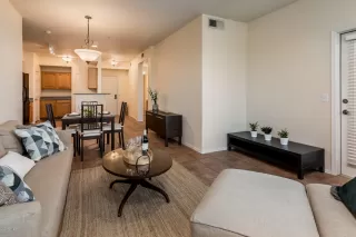 Photo #5: 6087339 Listing