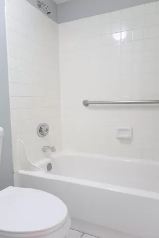 Photo #5: 6087695 Listing