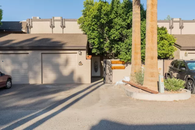 MLS: 6087818 Condo For Sale