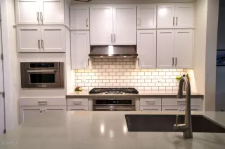 Photo #5: 6087887 Listing