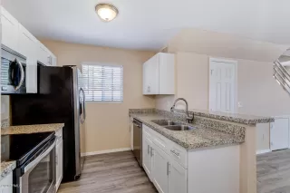 Photo #4: 6088048 Listing 