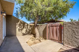 Photo #5: 6088367 Listing