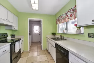 Photo #5: 6088436 Listing 