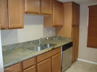 Photo #6: 6088635 Listing