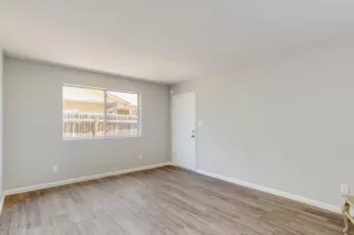 Photo #4: 6088666 Listing