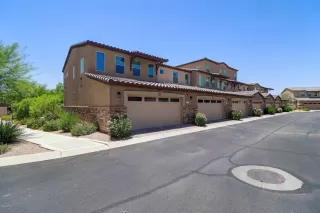 Photo #5: 6088702 Listing