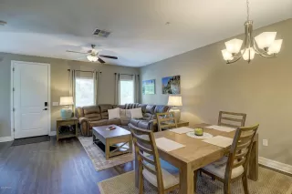 Photo #6: 6088702 Listing