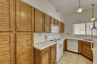 Photo #6: 6088794 Listing