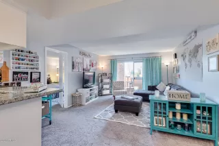 Photo #1: 6088959 Listing 