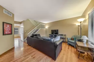 Photo #3: 6089031 Listing