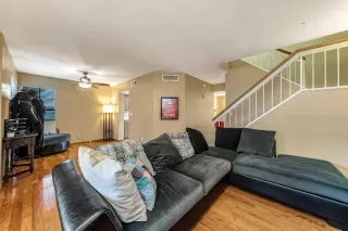 Photo #4: 6089031 Listing