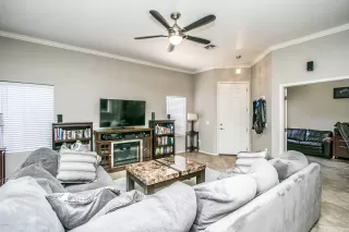 Photo #5: 6089361 Listing 