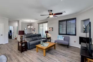 Photo #5: 6089591 Listing