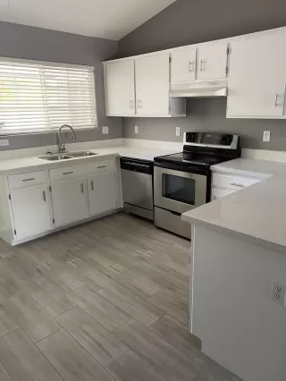 Photo #5: 6089943 Listing