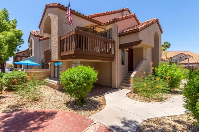 MLS: 6090092 Condo For Sale