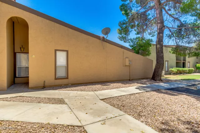 MLS: 6090100 Condo For Sale