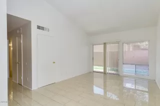 Photo #1: 6090100 Listing 