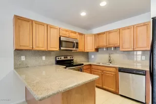 Photo #5: 6090100 Listing 